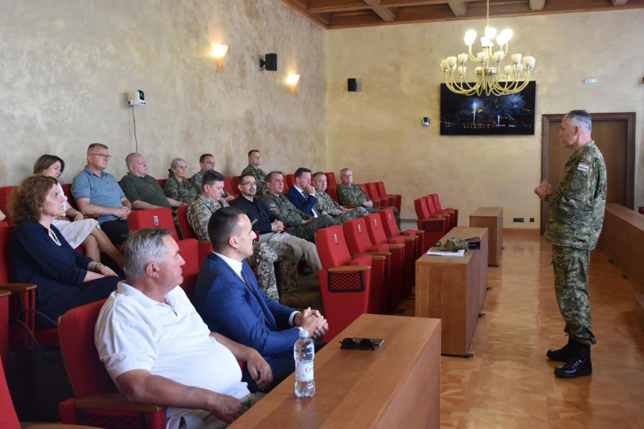 Polaznici Ratne škole 'Ban Josip Jelačić' posjetili Šibenik