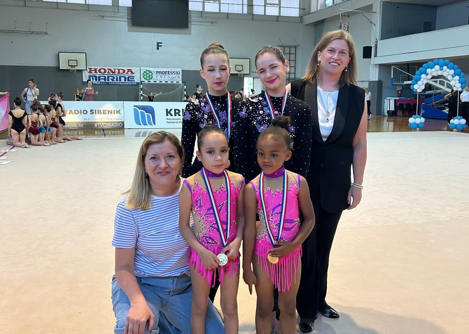 Zlato, srebro i plasman na državno: Uspješan vikend za gimnastičarke šibenskog Neba 