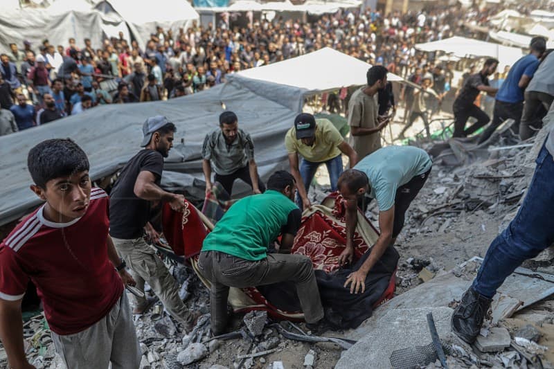 U izraelskoj paljbi i zračnim napadima ubijeno 60 Palestinaca