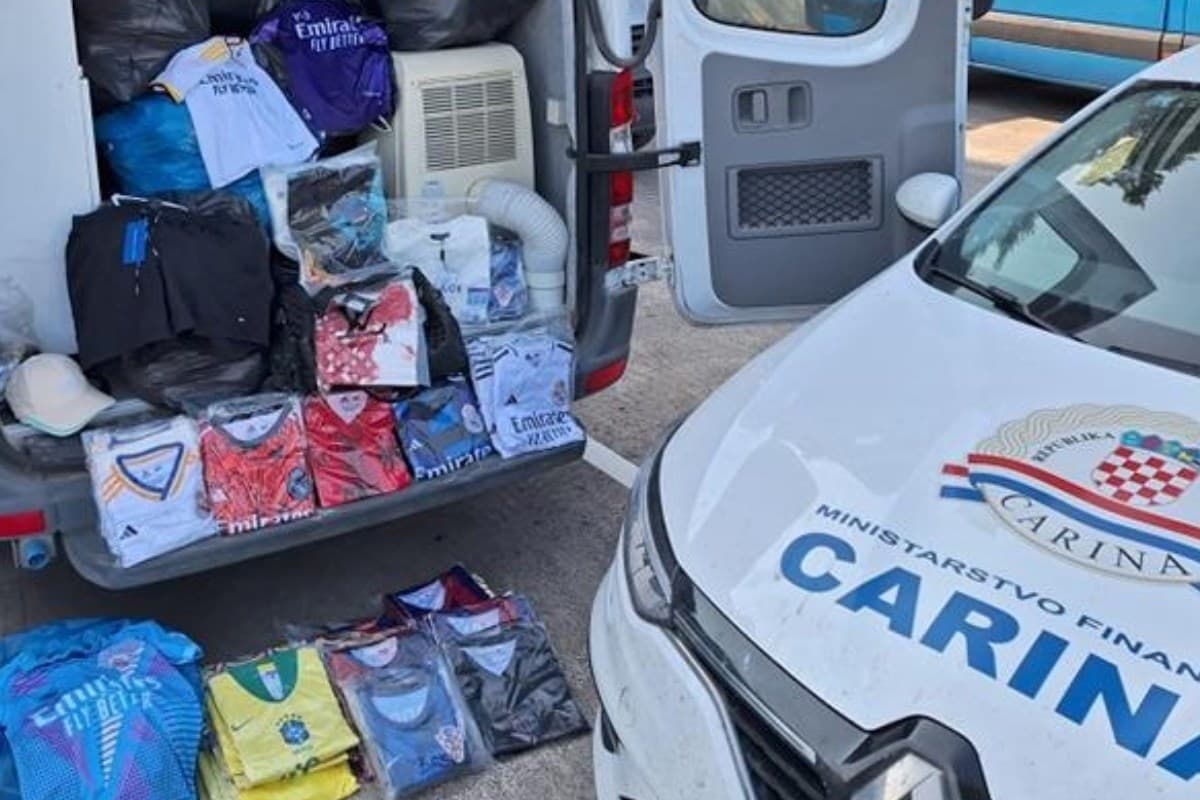 Carinici obišli trgovine po Splitu: Zaplijenili lažne dresove
