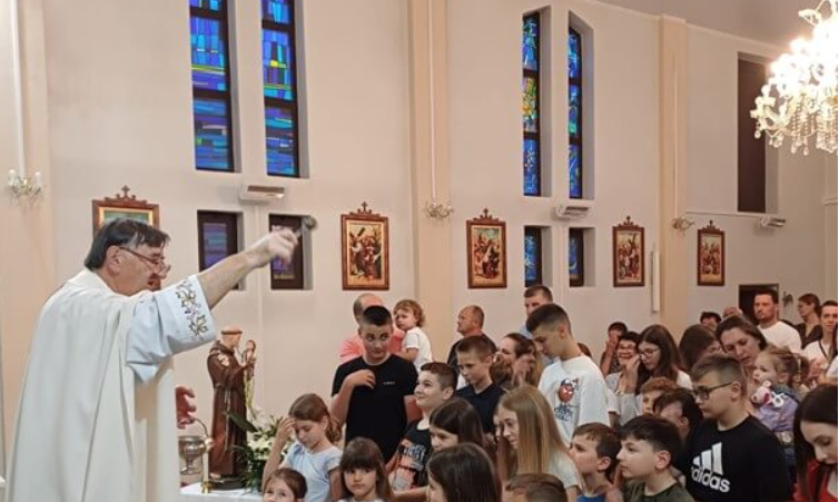 Rupljani danas slave blagdan sv. Ante uz tradicionalni blagoslov djece