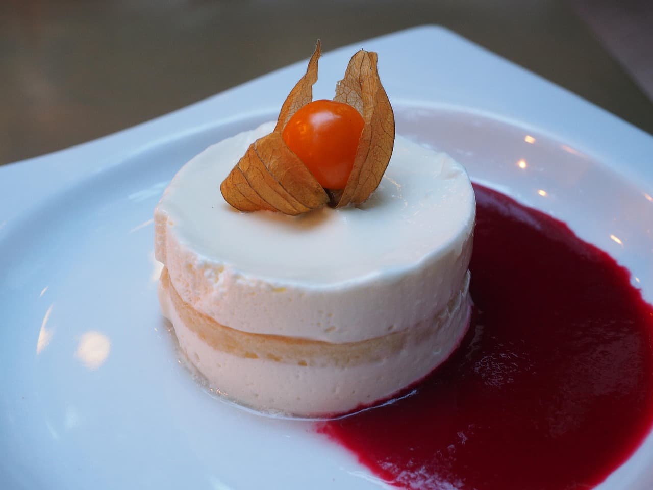 Panna cotta s kokosom idealan je desert za osvježenje od vrućina