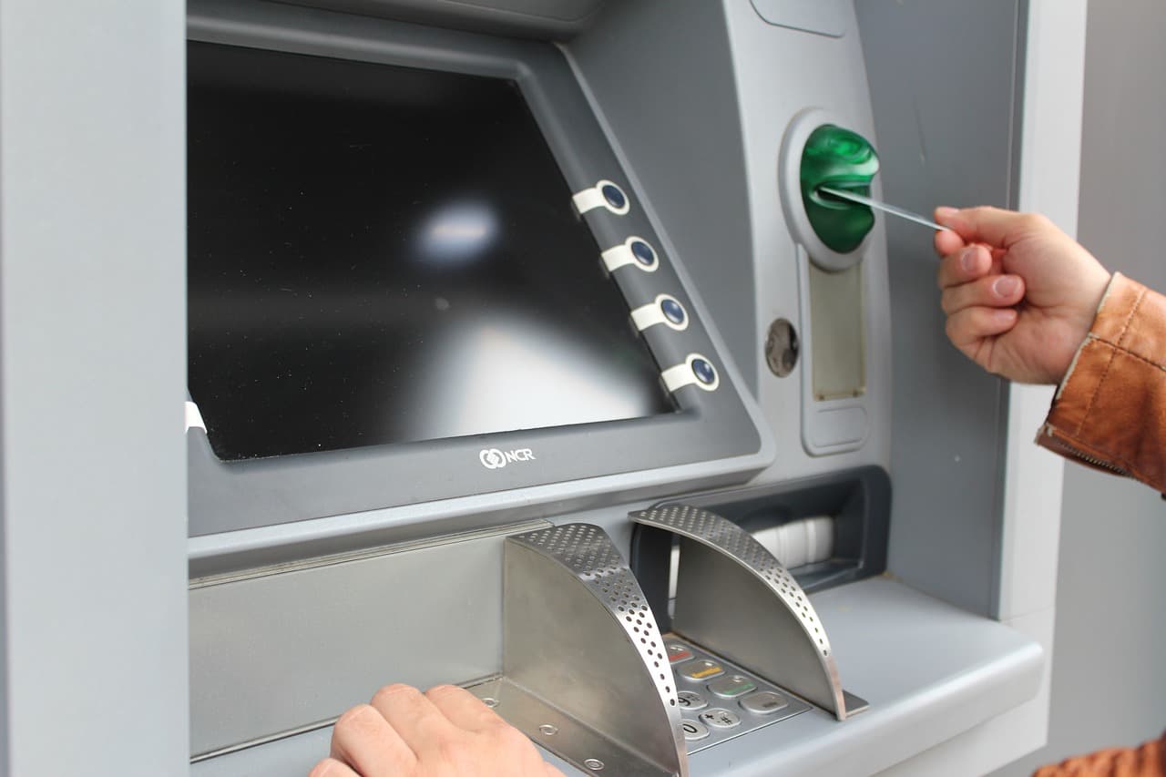Jadran pun 'ničijih' bankomata s ogromnim provizijama. Idealno za iskoristiti naivnost turista