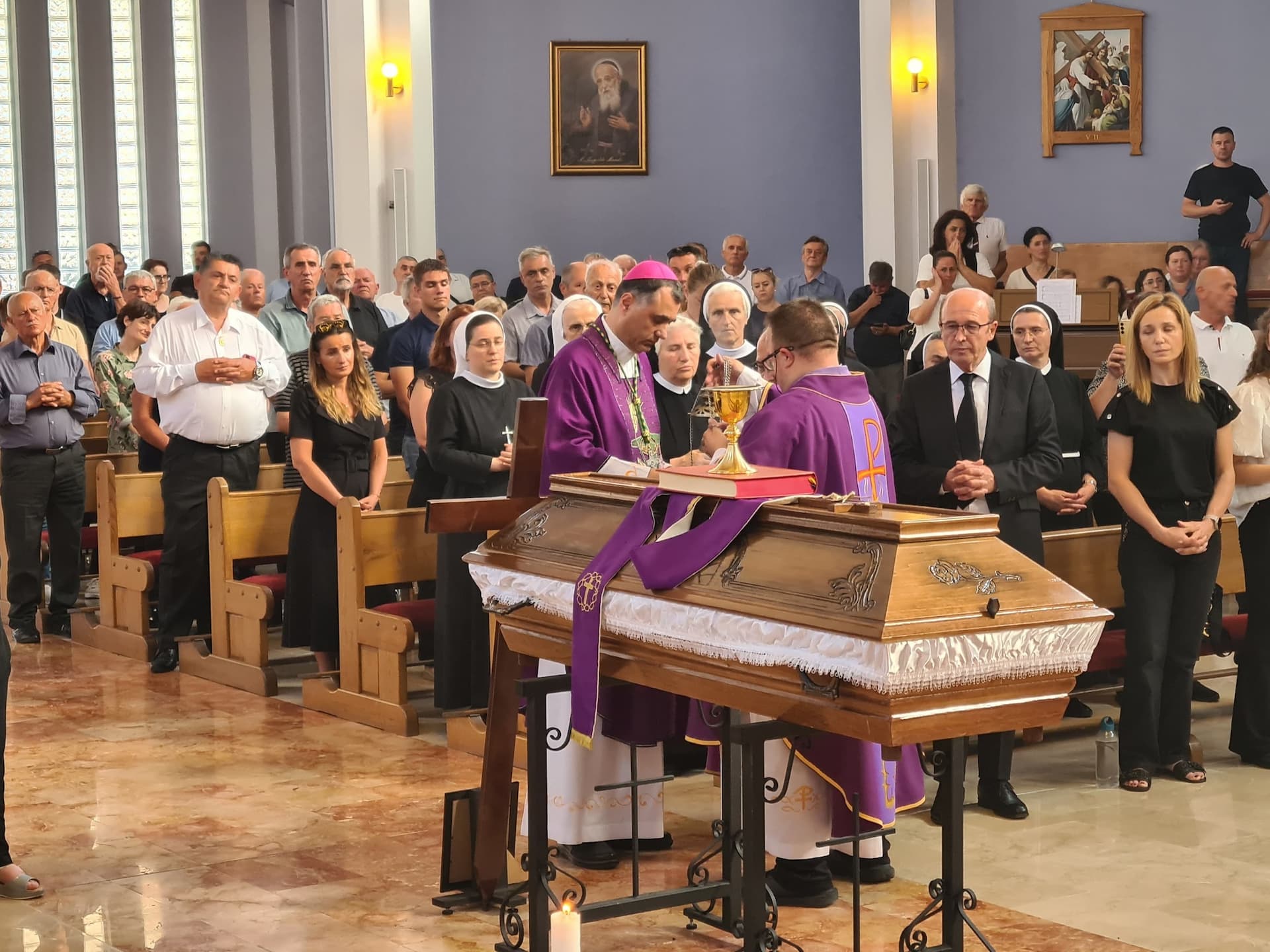 U Kistanjama pokopan mons. Ivan Čolak, misu predvodio biskup Glasnović