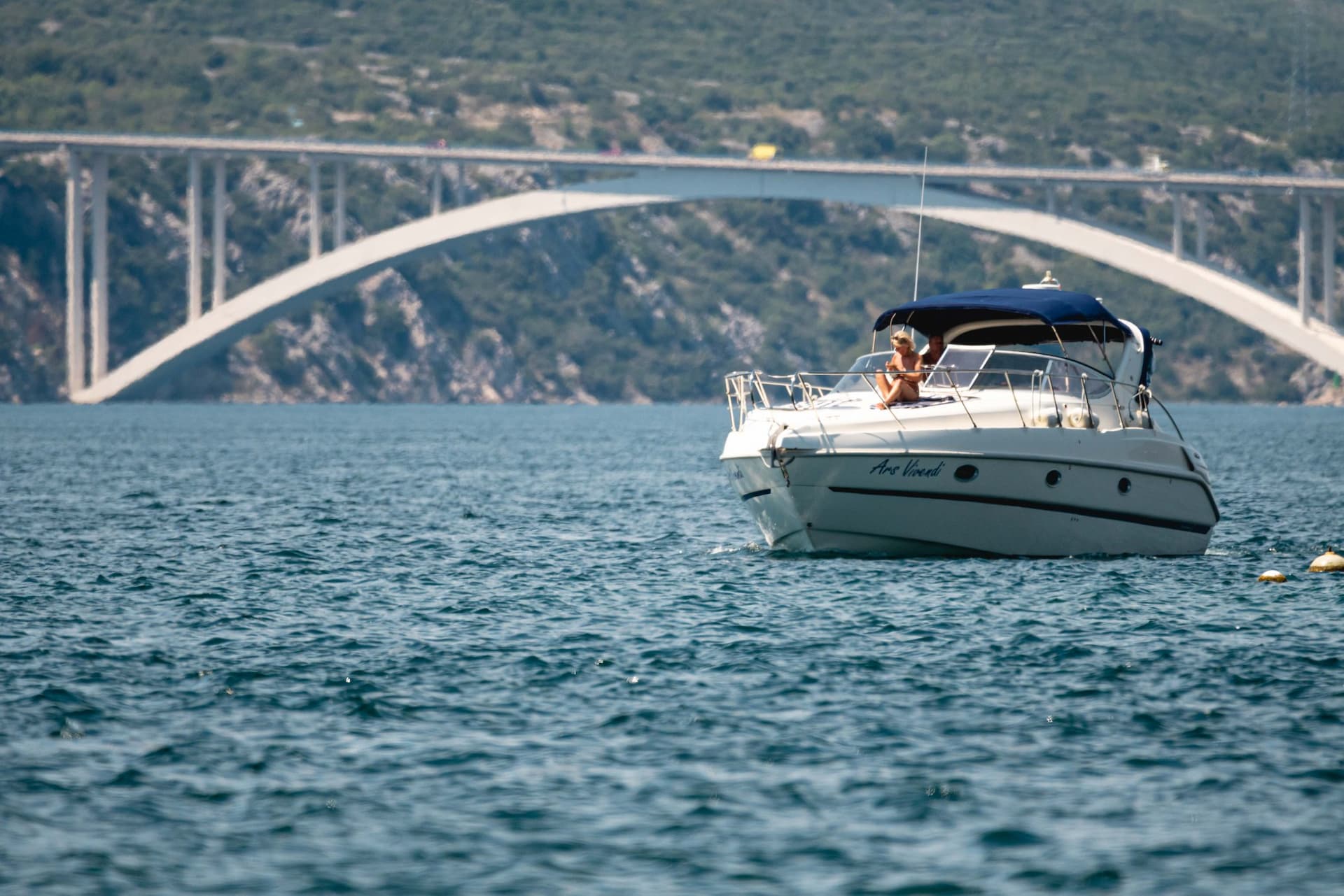 Vrućina se nastavlja, a grijat će i u noći